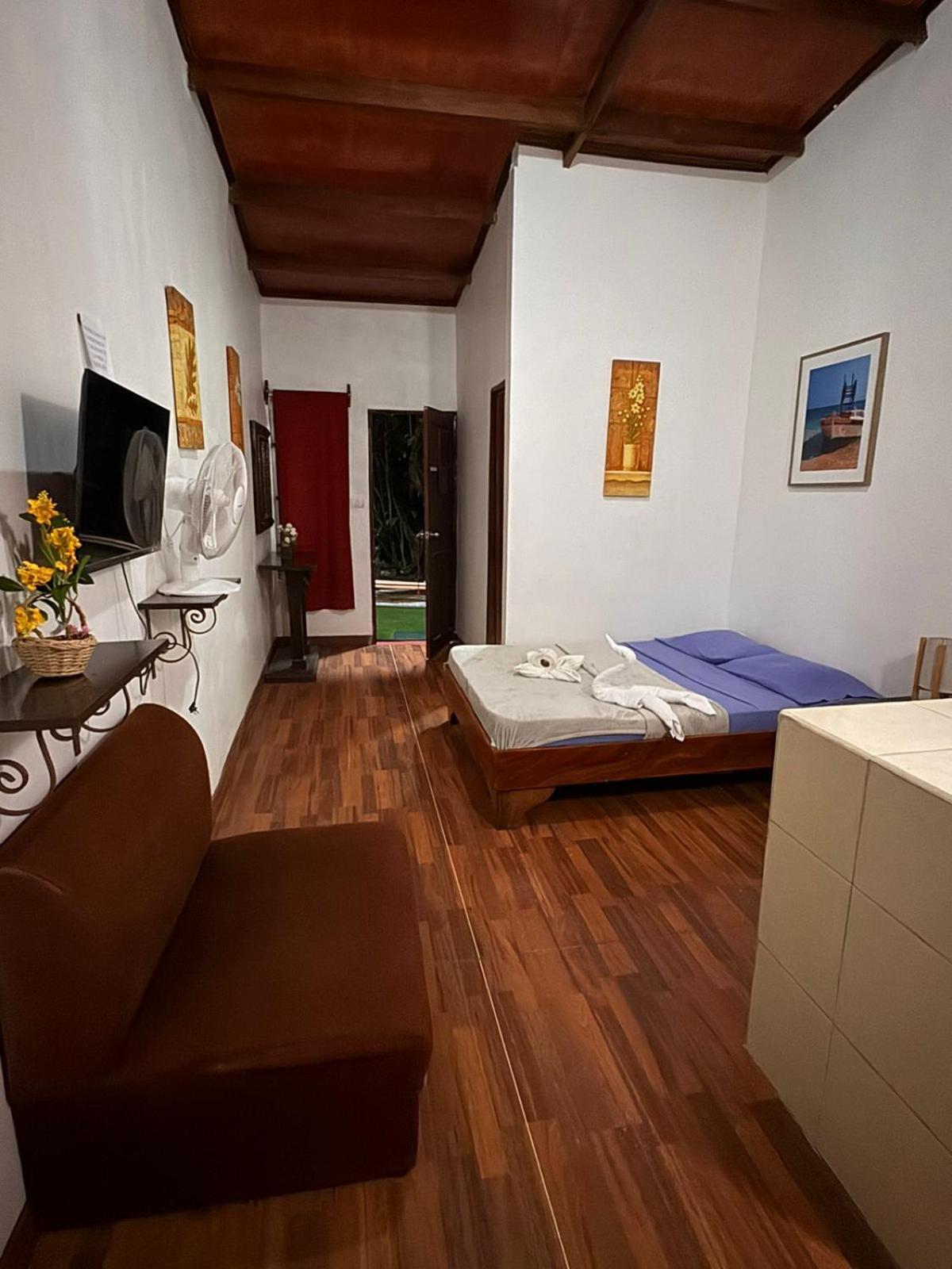 Aparthotel Villa Pacande & Rooms Pilas Стая снимка