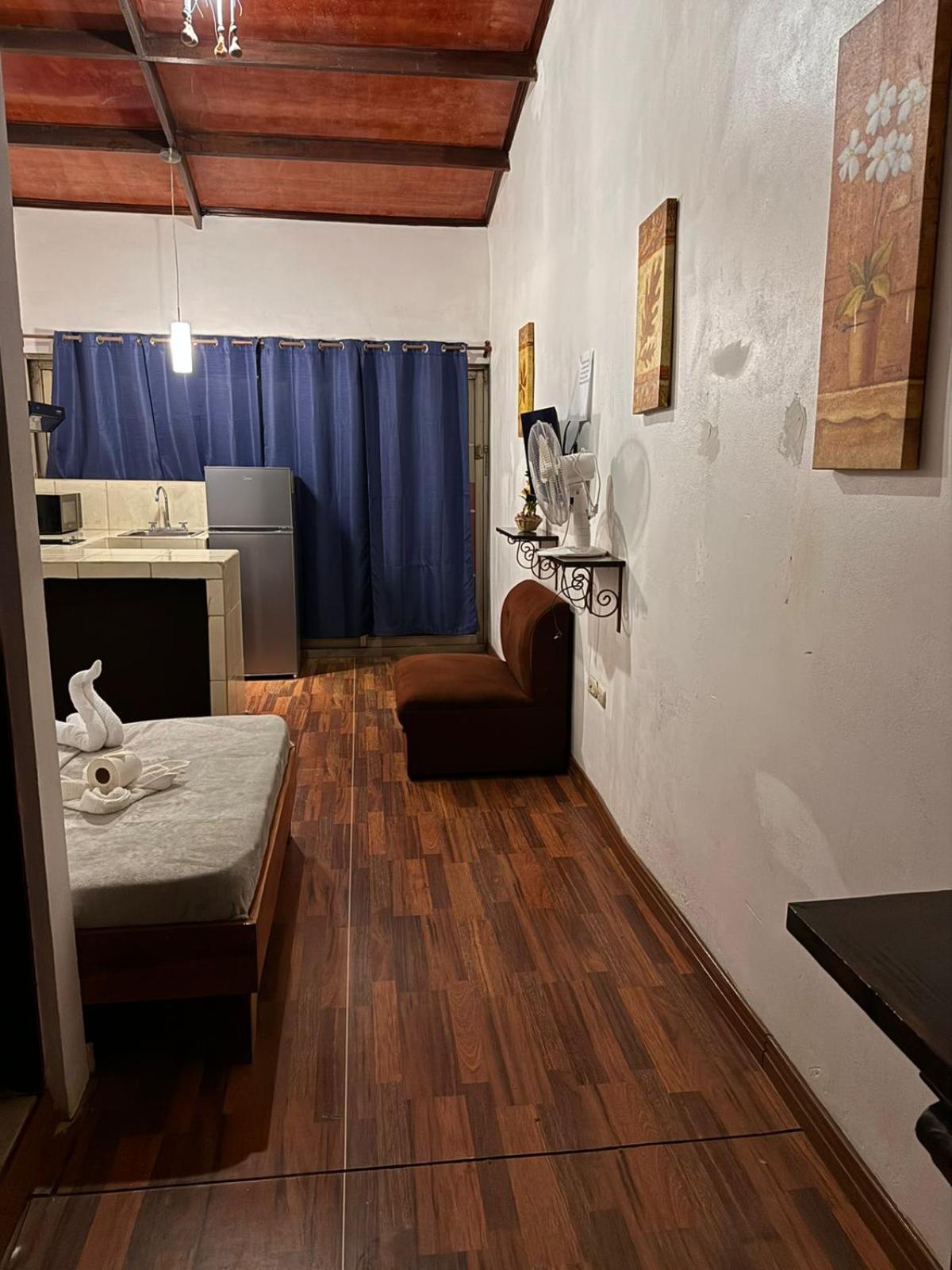 Aparthotel Villa Pacande & Rooms Pilas Стая снимка