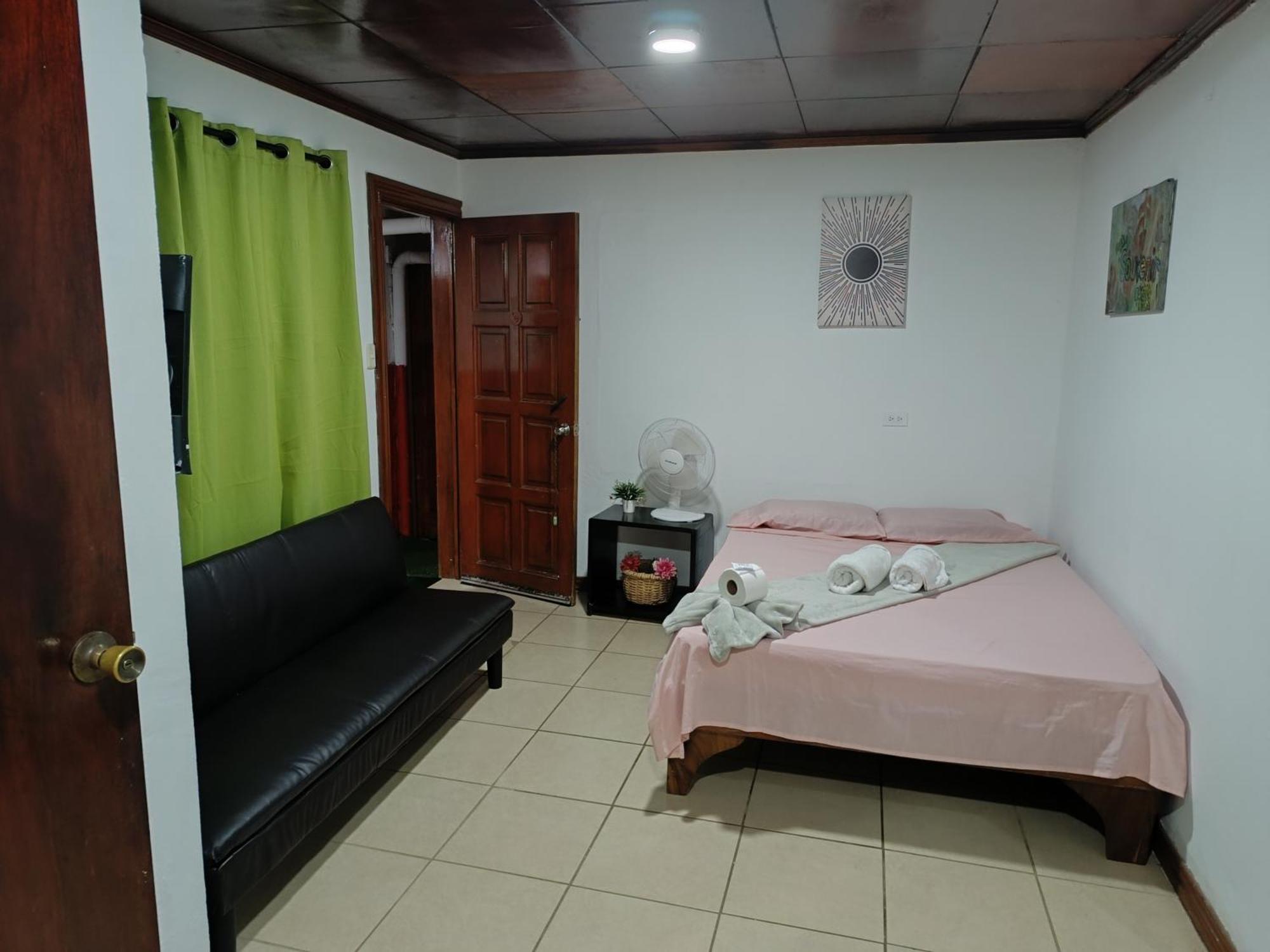 Aparthotel Villa Pacande & Rooms Pilas Стая снимка