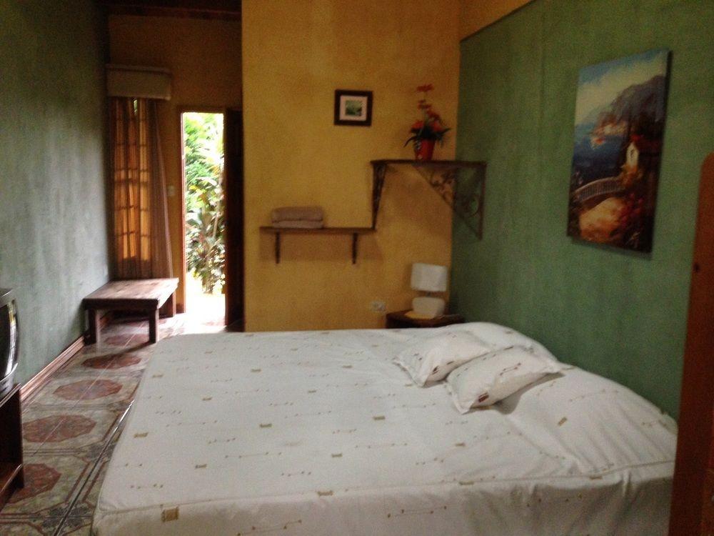 Aparthotel Villa Pacande & Rooms Pilas Екстериор снимка